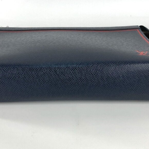 LOUIS VUITTON Red Leather Pouch - Picture 5 of 12